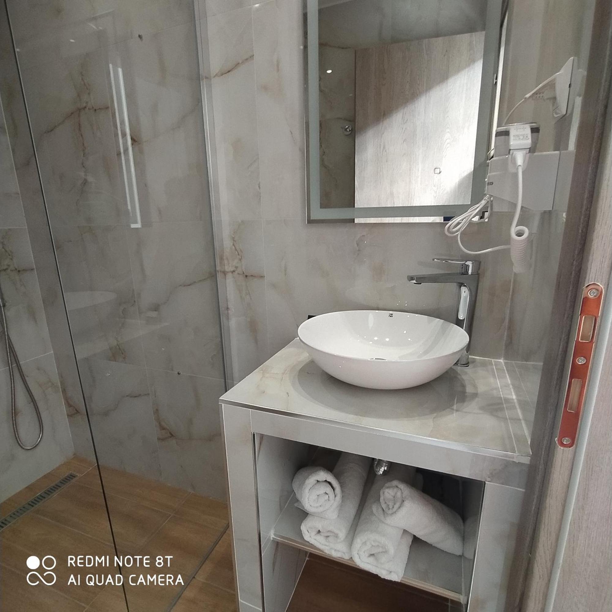 Acta Luxury Rooms نيكيتي الغرفة الصورة